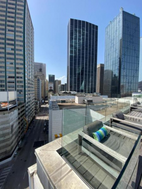 LUXURIOUS DOWNTOWN DALLAS ENTIRE SPACE- 1Bd APT